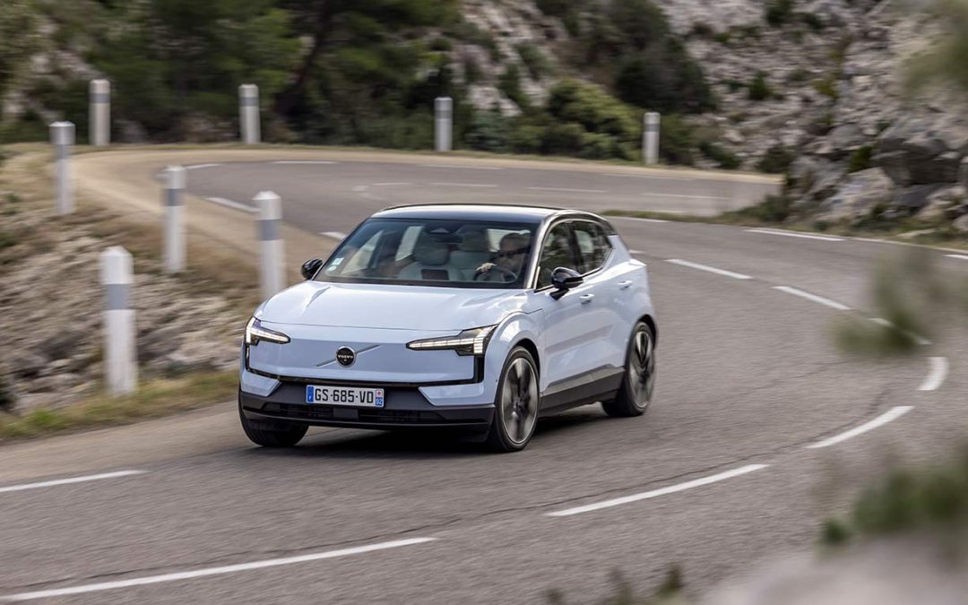 Le Volvo EX30 rejoint l’EX40 et l’EC40 à la liste des véhicules Volvo éligibles au score environnemental