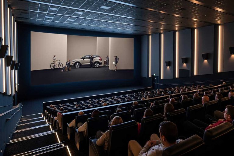 Volvo Car France et CANAL+ BRAND SOLUTIONS mettent en scène sur grand écran le Volvo EX40