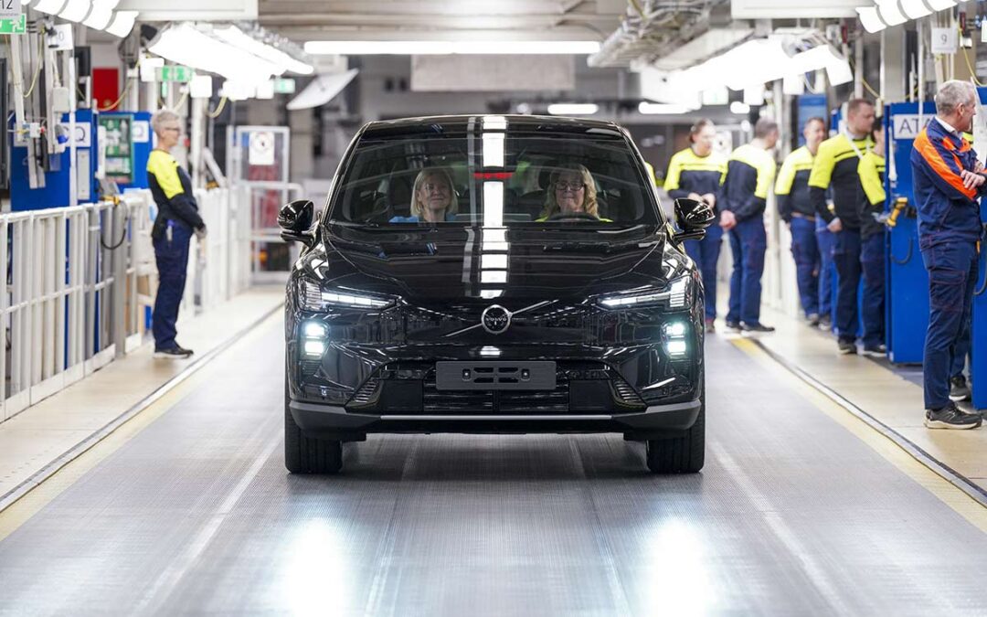 Volvo Cars lance la production du Volvo EX60, son SUV électrique qui redéfinit les standards