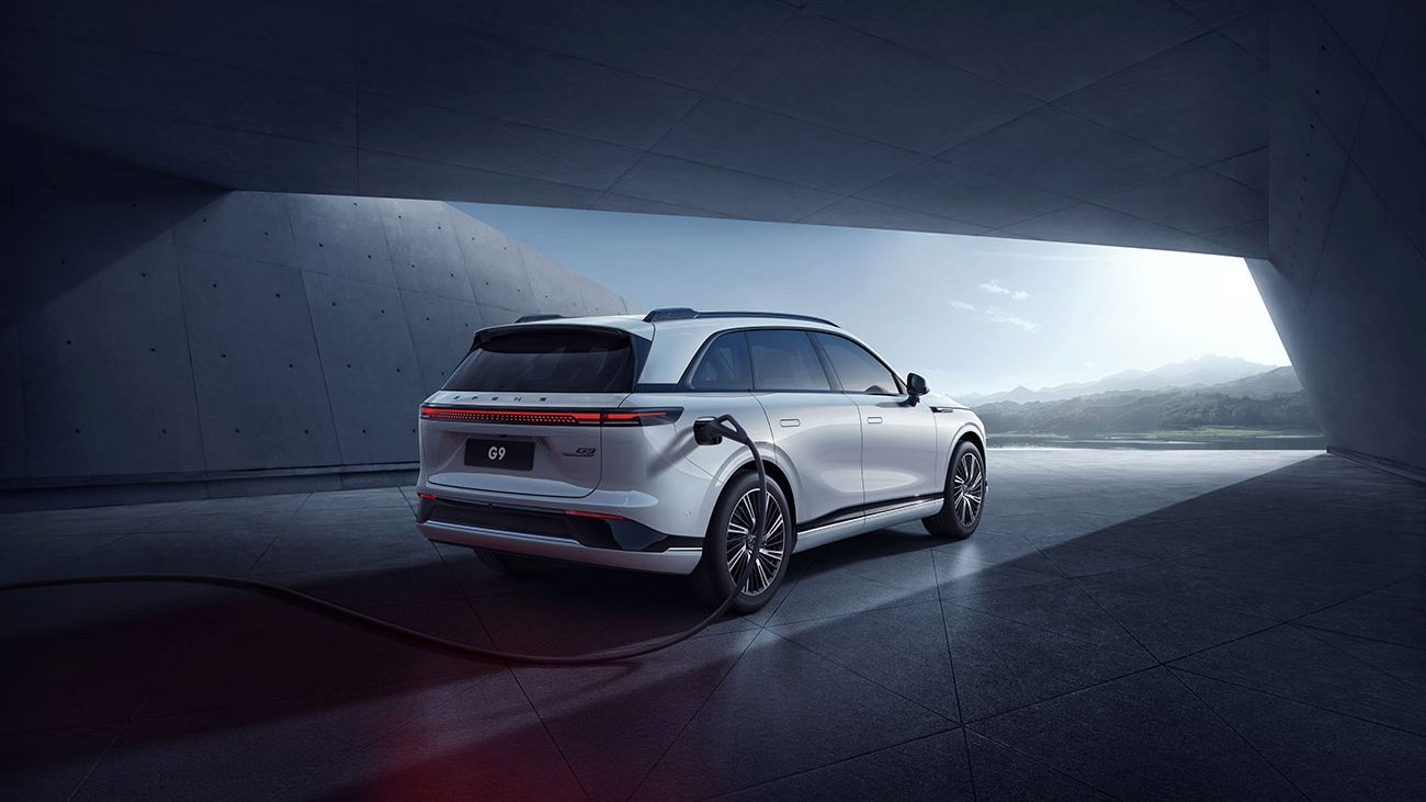 Voiture hybride ou électrique : quelles différences et quel choix en 2025 ?