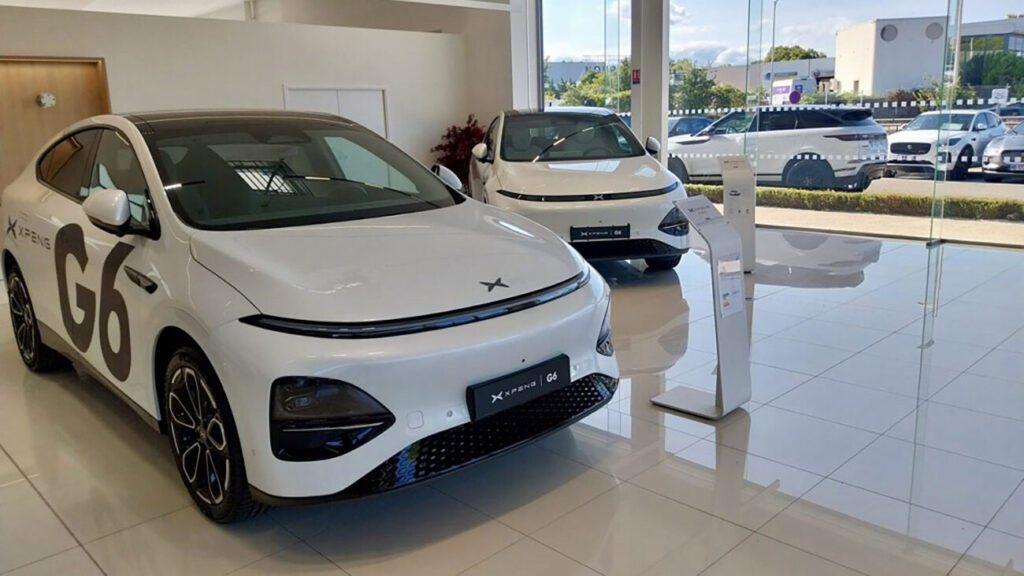 interieur-concession-xpeng-nimes