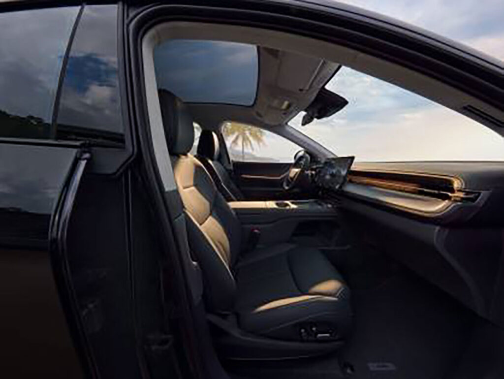 interieur-nouveau-xprng-g6-black-edition