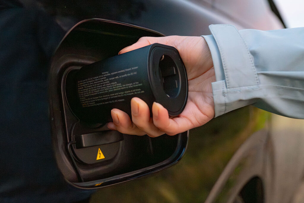 meilleur-suv-electrique-familial-interieur-recharge